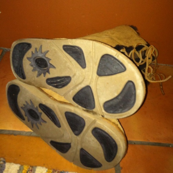 UGG Moccasin 2 toned brown suede boots! - Picture 2 of 4