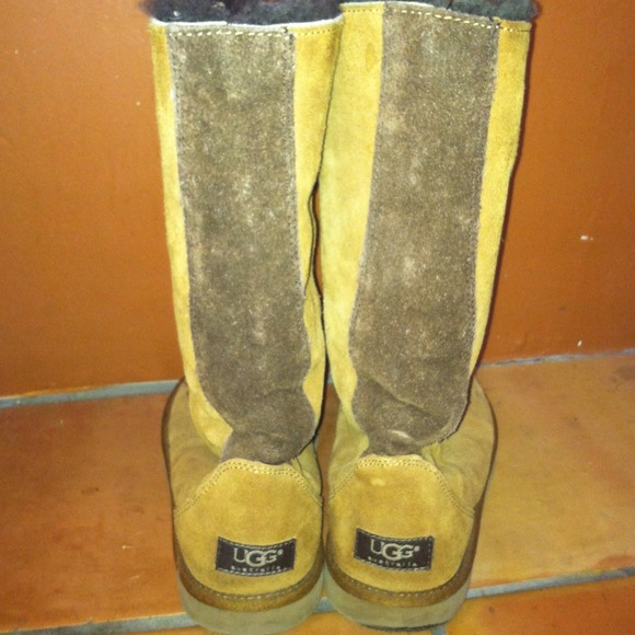 UGG Moccasin 2 toned brown suede boots! - Picture 3 of 4