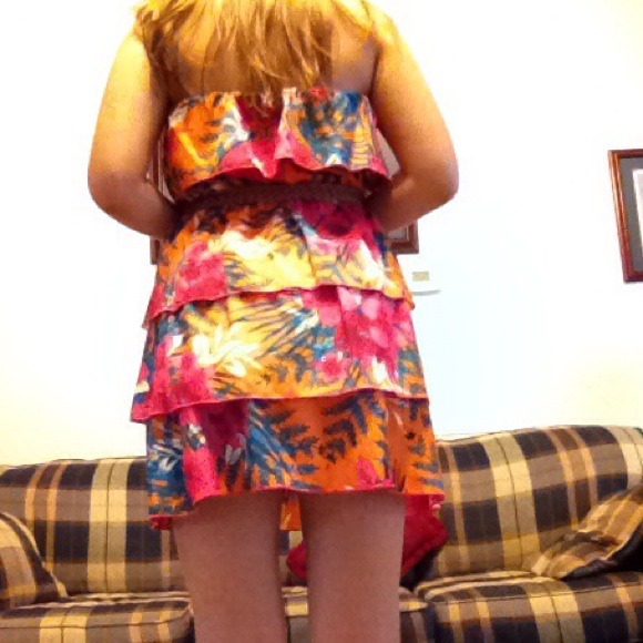 Floral hawaiian dress 🌺 SOLD ON MERCARI 🌺 - Picture 3 of 4
