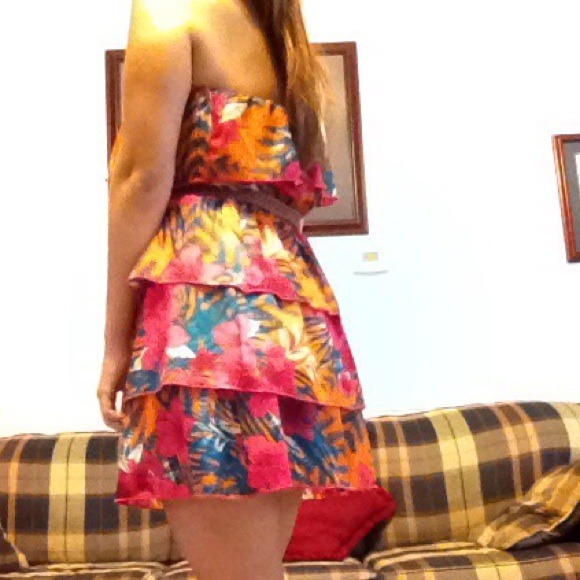 Floral hawaiian dress 🌺 SOLD ON MERCARI 🌺 - Picture 4 of 4