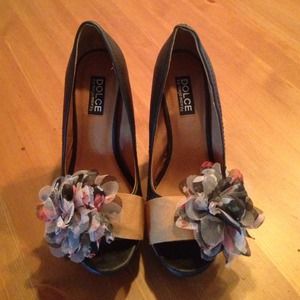 Black & Tan Peep Toe Pumps w/ Flower