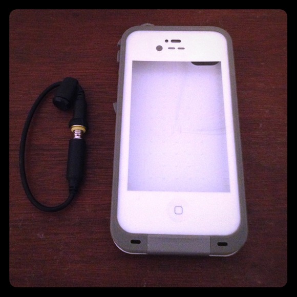 iPhone 4 white lifeproof case