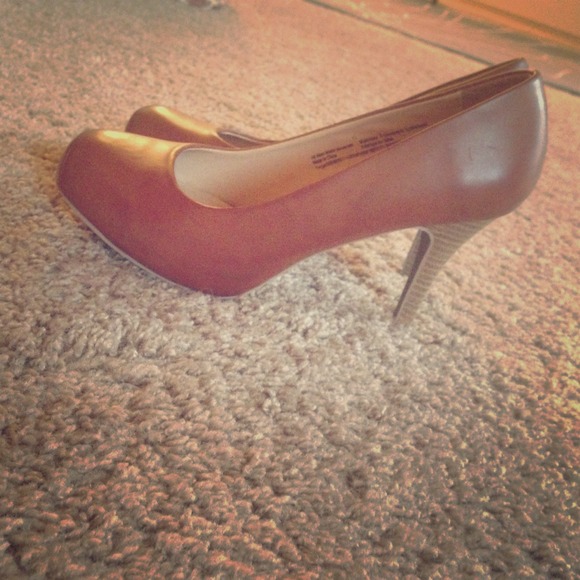 Stunning Brown Heels