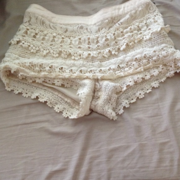 Embroidery Lace Shorts! *PRICE DROPPED*