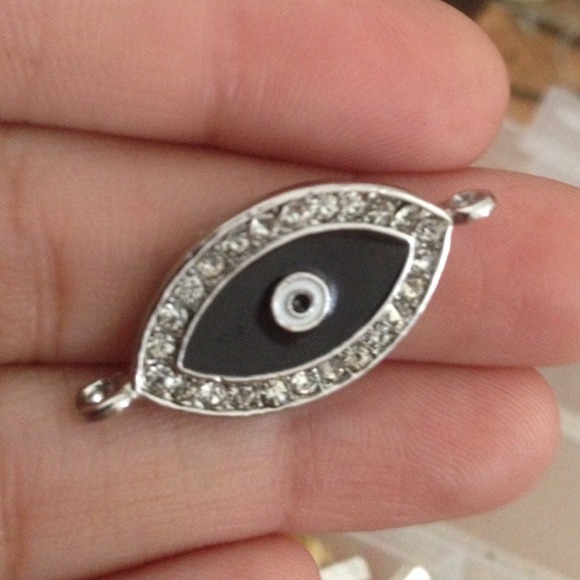 Handmade - Picture 2 of 3