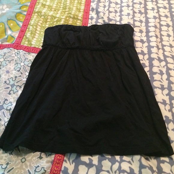 Strapless black top