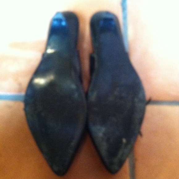 black flats with bows - Picture 3 of 3
