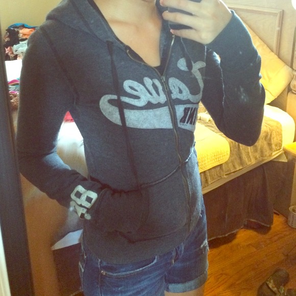 Gray PINK sweater💕 good conditions!!!