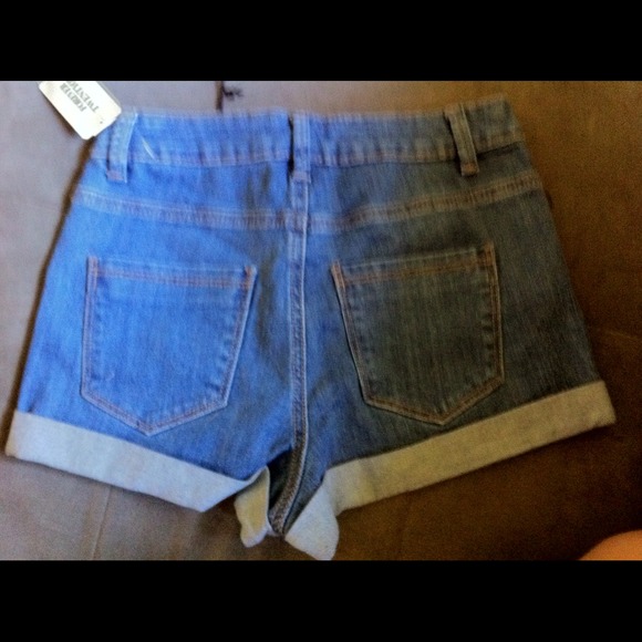 HIGH WAISTED SHORTS// BRAND NEW NEVER WORN🌞🌿🌞 - Picture 2 of 3