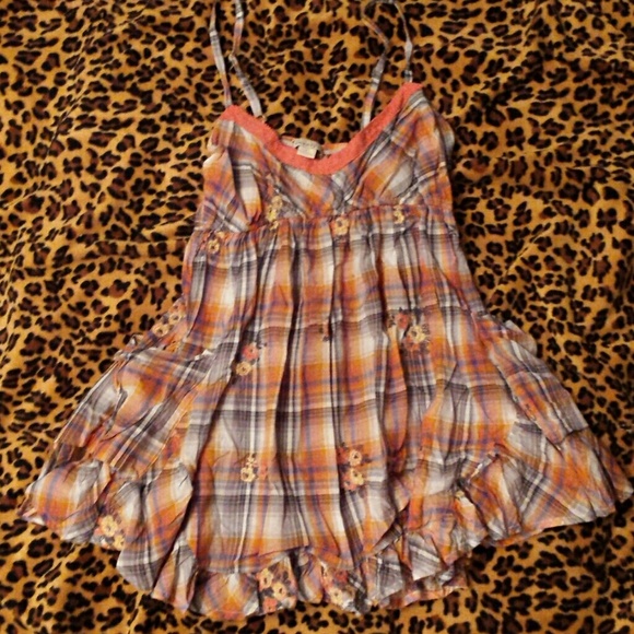 Flowy floral shirt with adjustable Straps