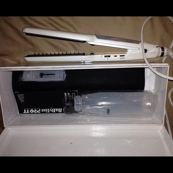 Babyliss Pro TT titanium straightener steamer