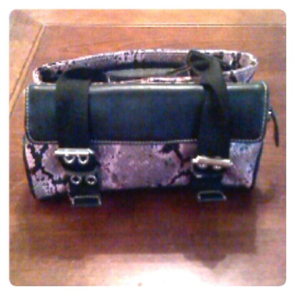 $REDUCED PRICE$ Cute Nine WEST  hand bag - Picture 1 of 3