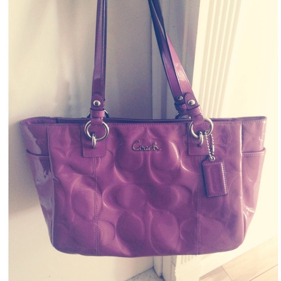 Major price drop today only 💜Purple Coach Purse