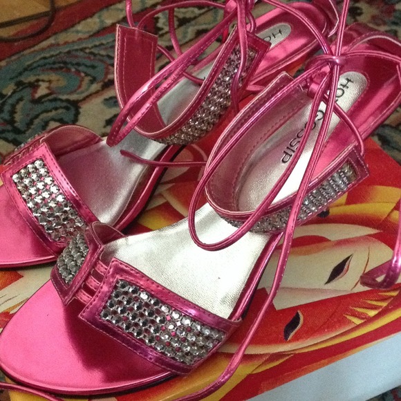Shoes - Picture 2 of 4