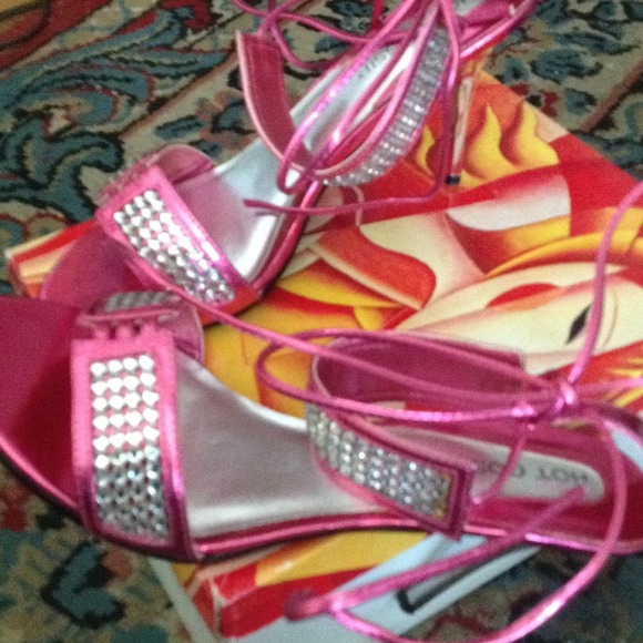 Shoes - Picture 3 of 4