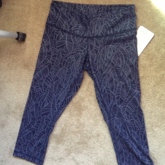 lululemon athletica Pants - Wunder under crop fullux🍃🍂🍃pretty palm cadet💙