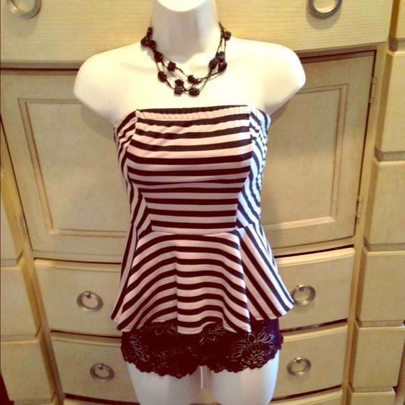 Cute Charlotte Russe peplum tub top💋