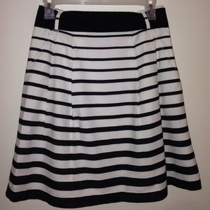 White House Black Market skirt 👗Price Reduced!👗