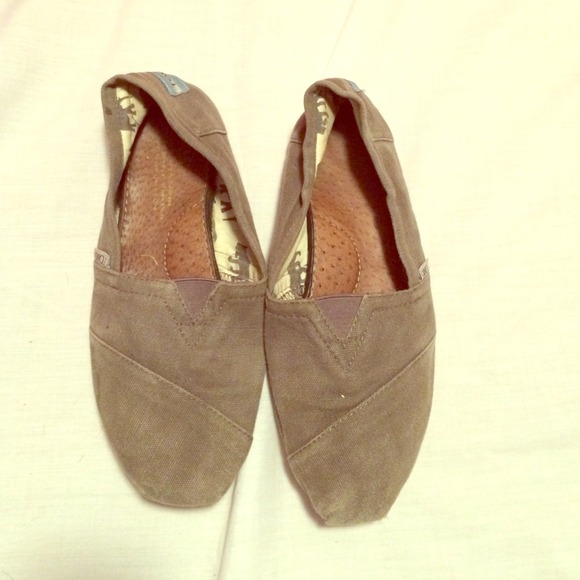 Grey TOMS