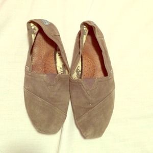 Grey TOMS