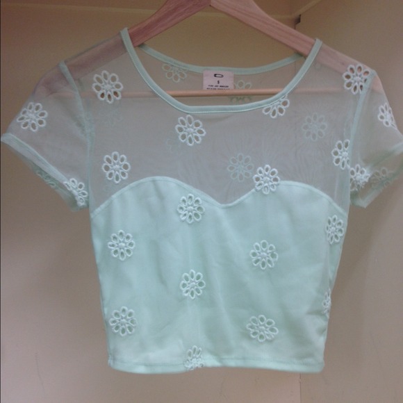 ⚠️SOLD⚠️Urban Outfitters Crop Top