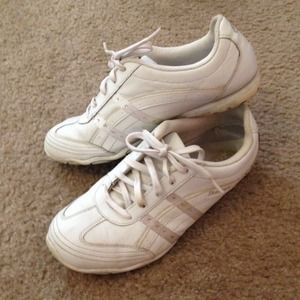 Sketchers sneakers