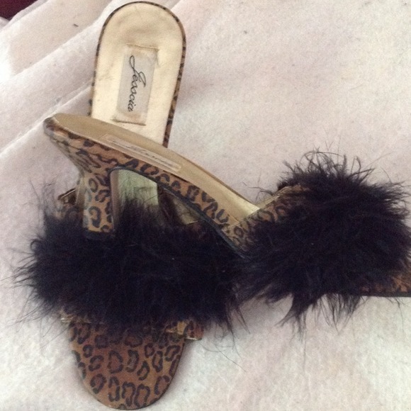 Shoes - Picture 2 of 4