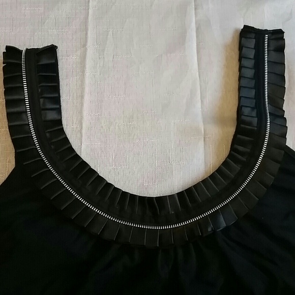 Black Top with Zipper and Ribbon Neck Detail - Picture 2 of 4
