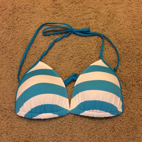 Stripped bikini! 💙💙