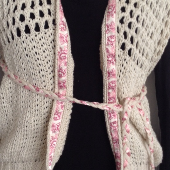 Beautiful Cardigan - Picture 2 of 3