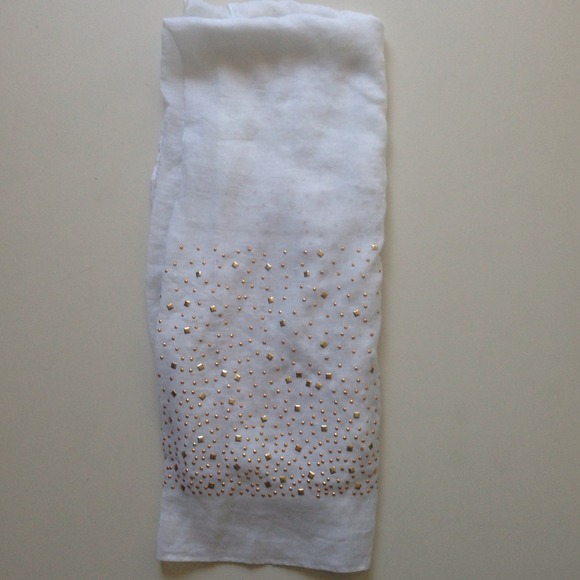 ✨Sheer white scarf w/gold studs✨