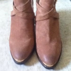Aldo 7.5 booties!!