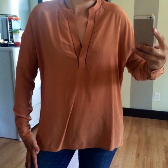 Vince V Neck Tunic - Picture 3 of 4
