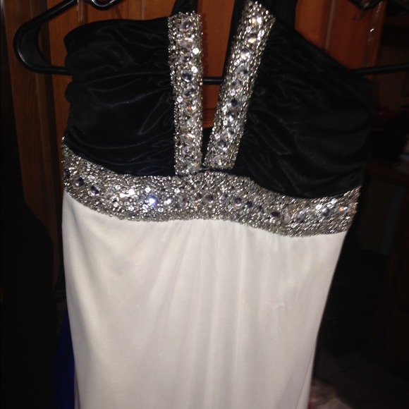 One of the best black and cream diamond 💎dress ✅✅