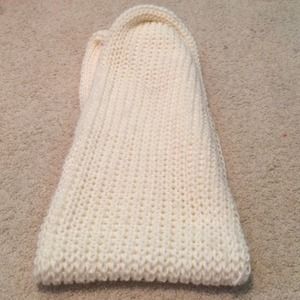 Forever 21 thick cream colored scarf