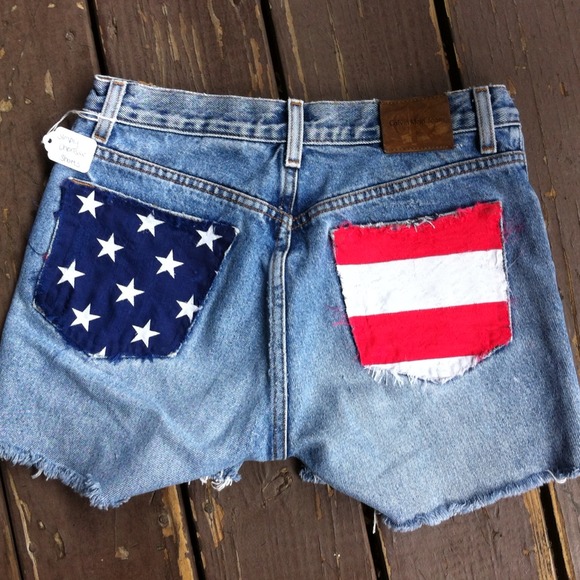 💥SOLD ON MERCARI💥Calvin Klein highwaisted shorts - Picture 2 of 4