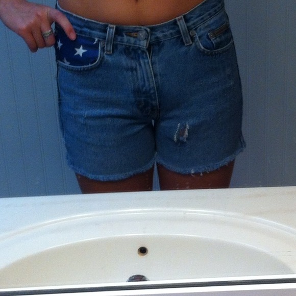 💥SOLD ON MERCARI💥Calvin Klein highwaisted shorts - Picture 4 of 4