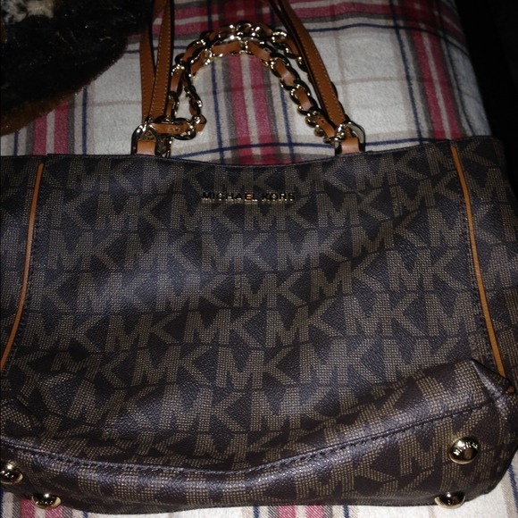 Michael kors purses and wallets - Picture 4 of 4