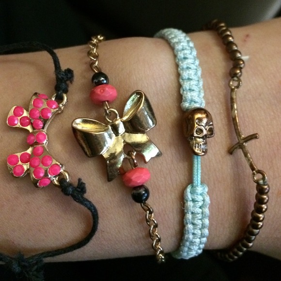 Bracelet Set 💙 - Picture 2 of 2