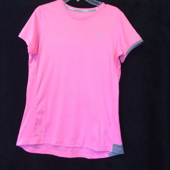 Pink girls nike tee