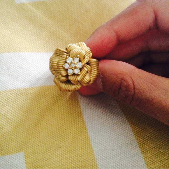 Gold ring - Picture 2 of 3