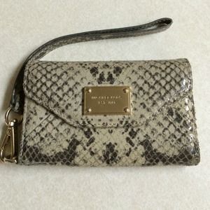 Michael Kors iPhone wallet