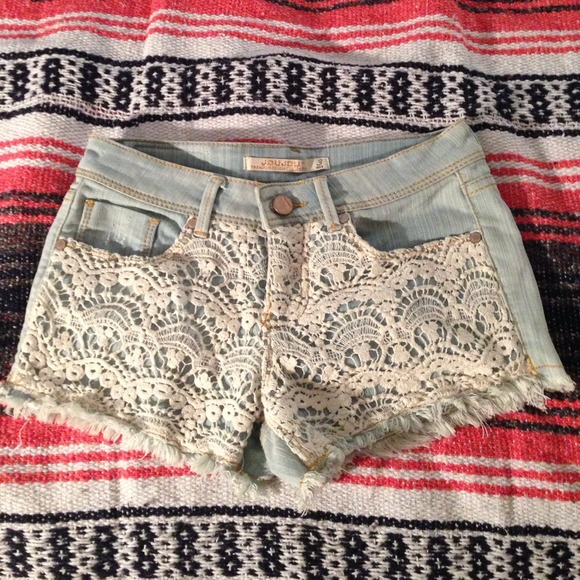 Light blue Lacey Jean shorts(:
