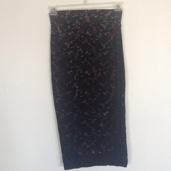 BRAND NEW Black tight skirt