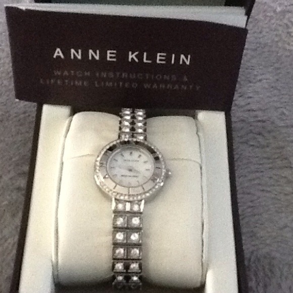Woman Silver Anne Klein watch w/Swarvoski Crystals