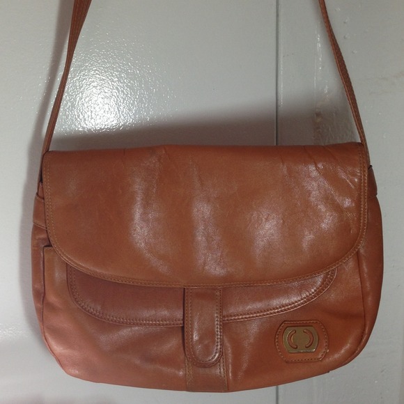 Vintage tan genuine leather Crossbody purse OBO👜❤