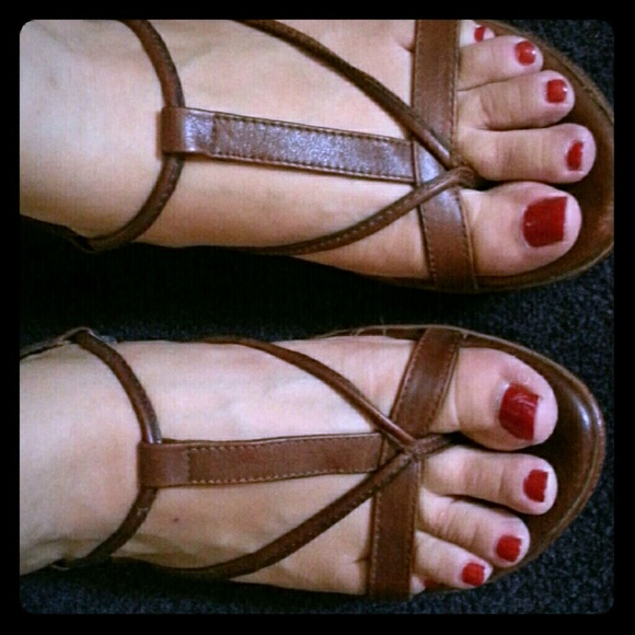Born brown sandals