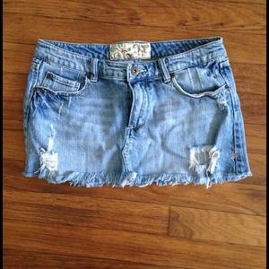 CELEBRITY PINK SKIRT