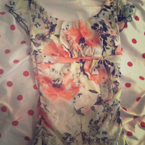 Floral print extra small nice top with bow