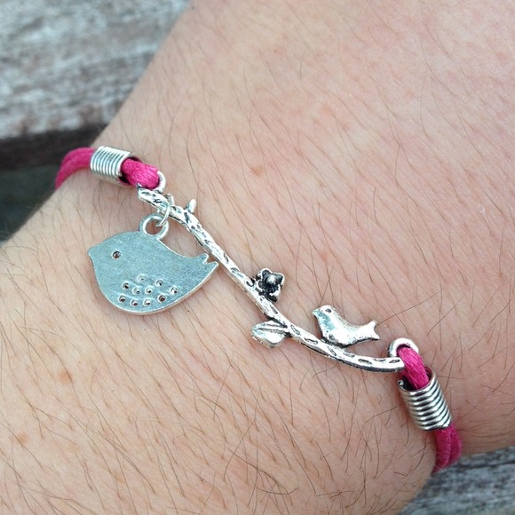 Jewelry - Pink bird bracelet❌SOLD OUT❌